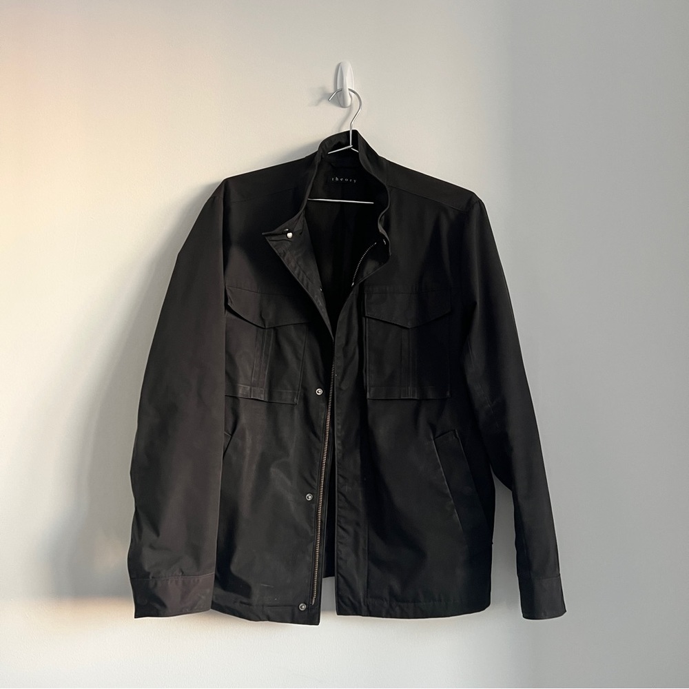 Theory Men’s Yost jacket. Size Large.